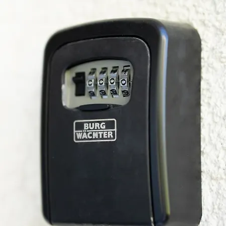 House Retina * Пинезичи