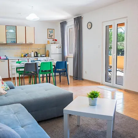 House Retina Дом отдыха Пинезичи